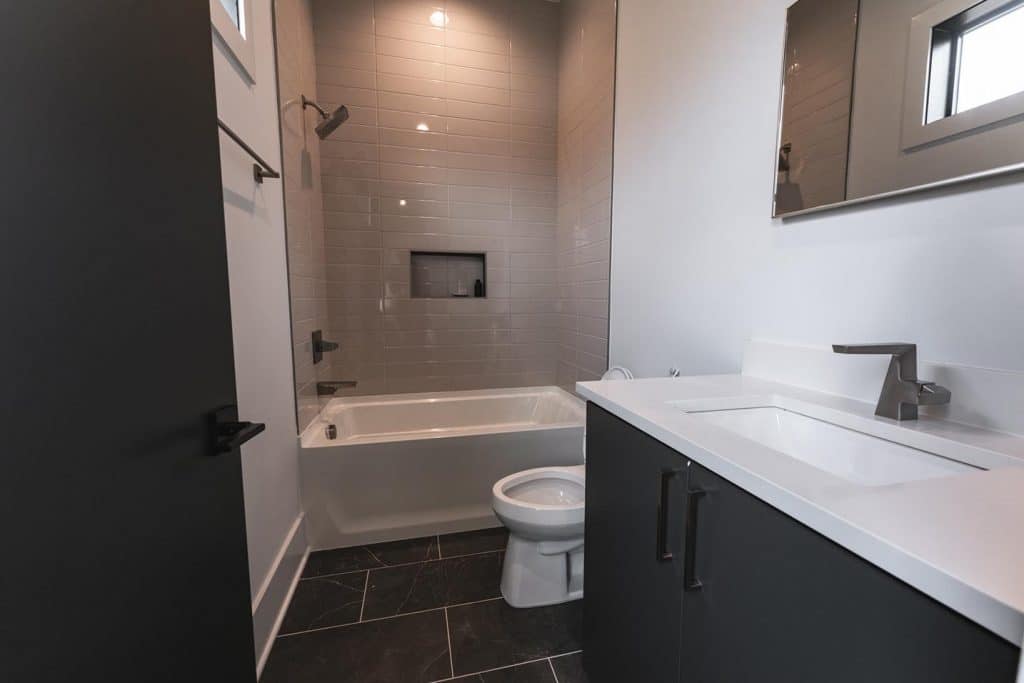 richland-builders-108-46th-ave-014 Richland Builders 108 46th Avenue North