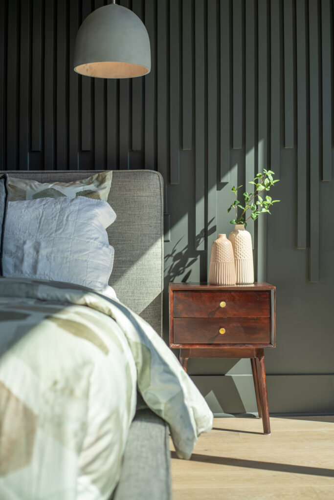 3122 B Belwood - by Rainer Schuertzmann-46 bedroom with panel detailing