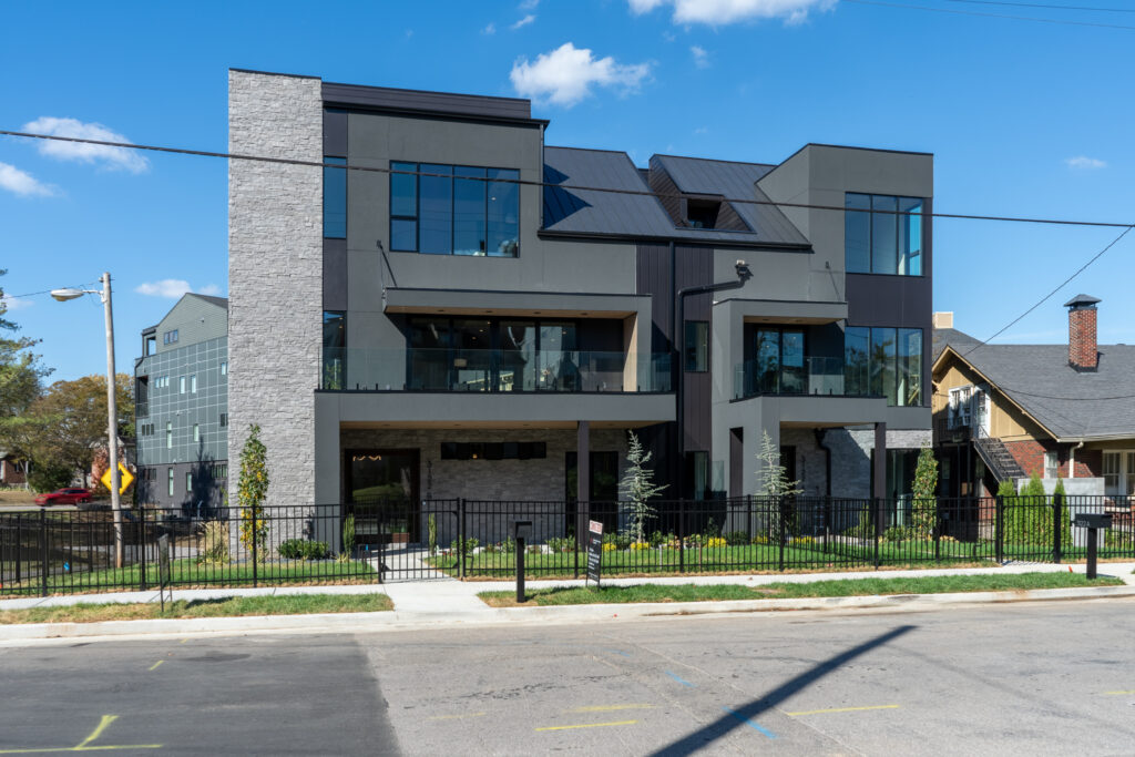 3122 Belwood - by Rainer Schuertzmann-01